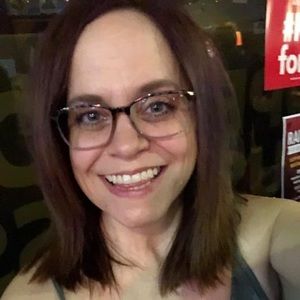 Meet your Posher, Debra